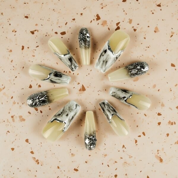 Luxury Press On Nails – Glamorous, Sparkly & Elegant Styles